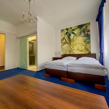 Hotel Ruzek フラニツェ エクステリア 写真